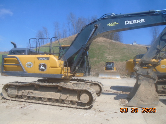 2022 John Deere 250GL