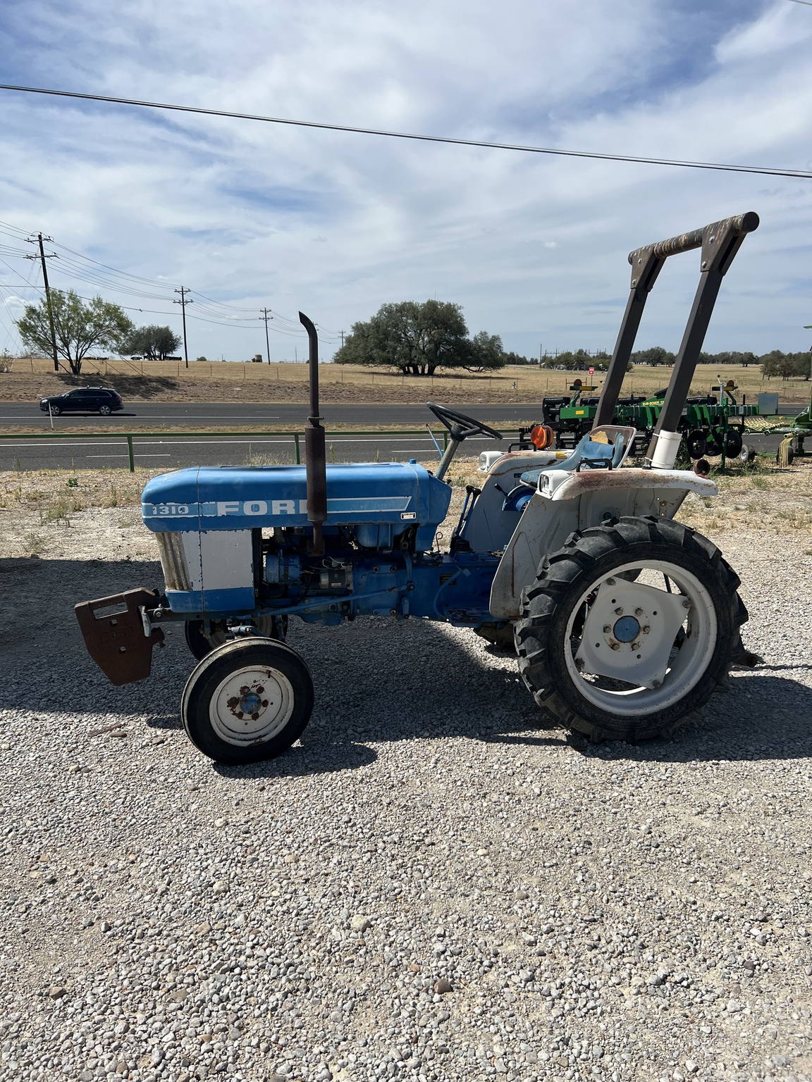 Ford 1310 Image 1