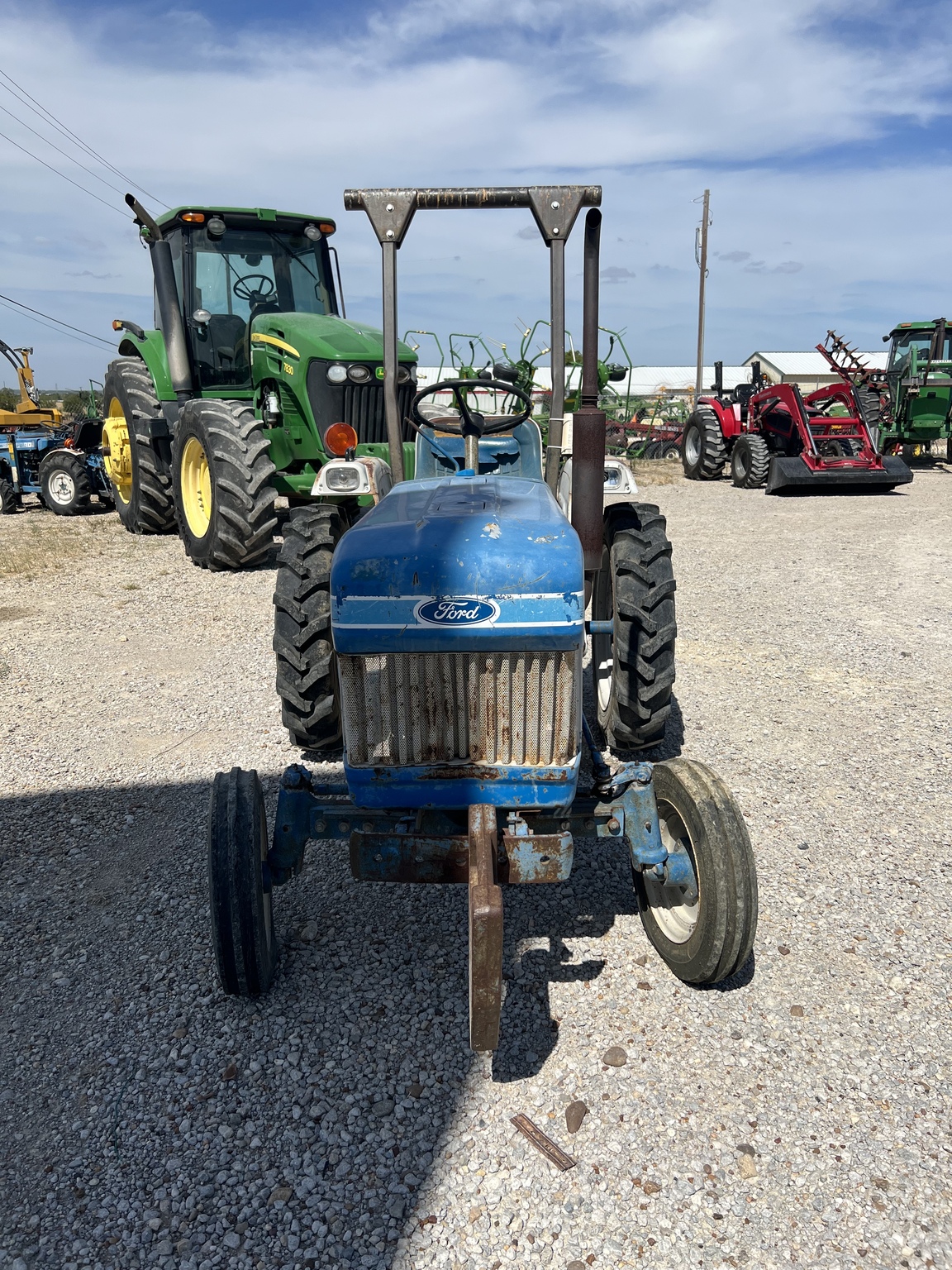Ford 1310 Image 2