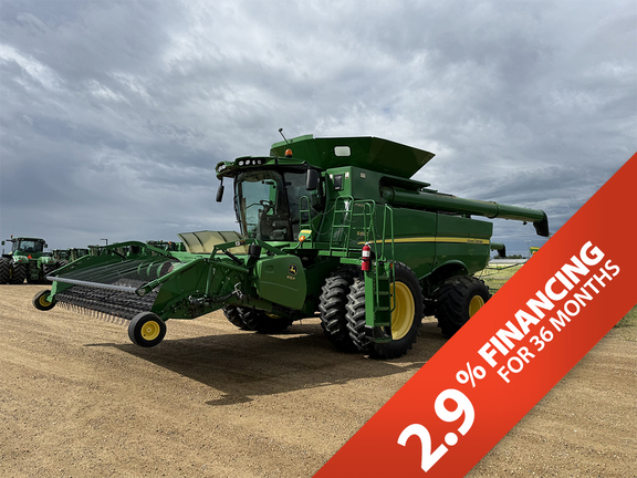 Photo of a 2013 John Deere S690