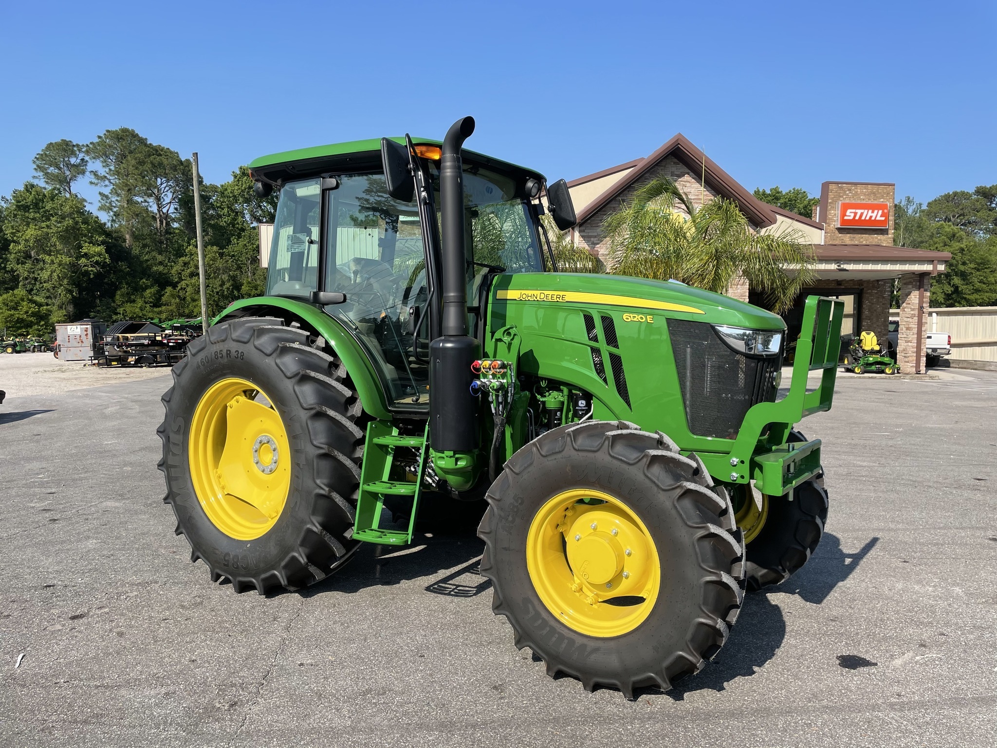 2023 John Deere 6120E Image 1