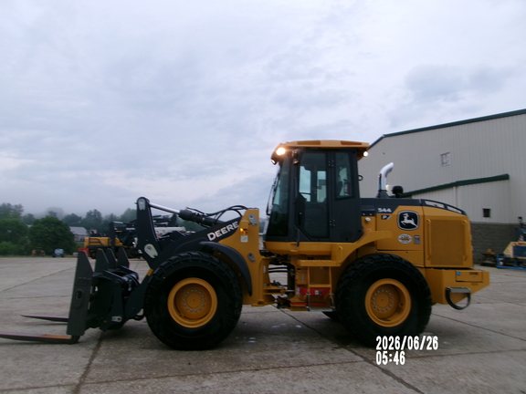 Photo of a 2023 John Deere 544P