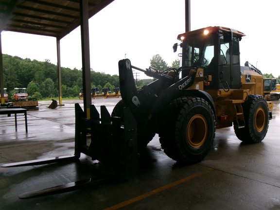 2023 John Deere 544P