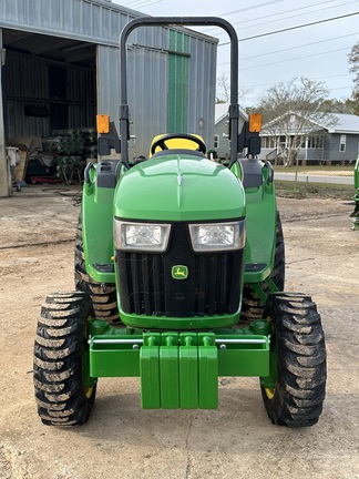 2020 John Deere 3043D Photo 2