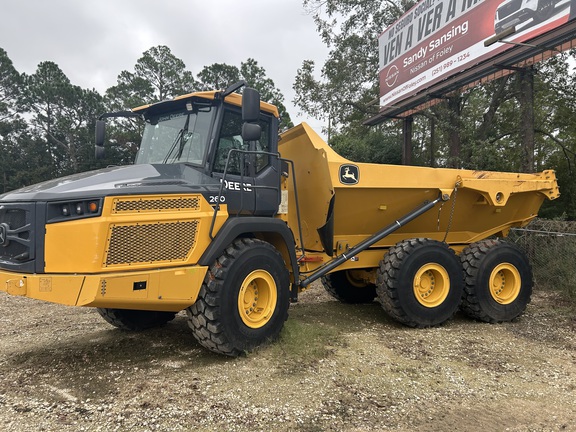 2023 John Deere 260 P Photo 2