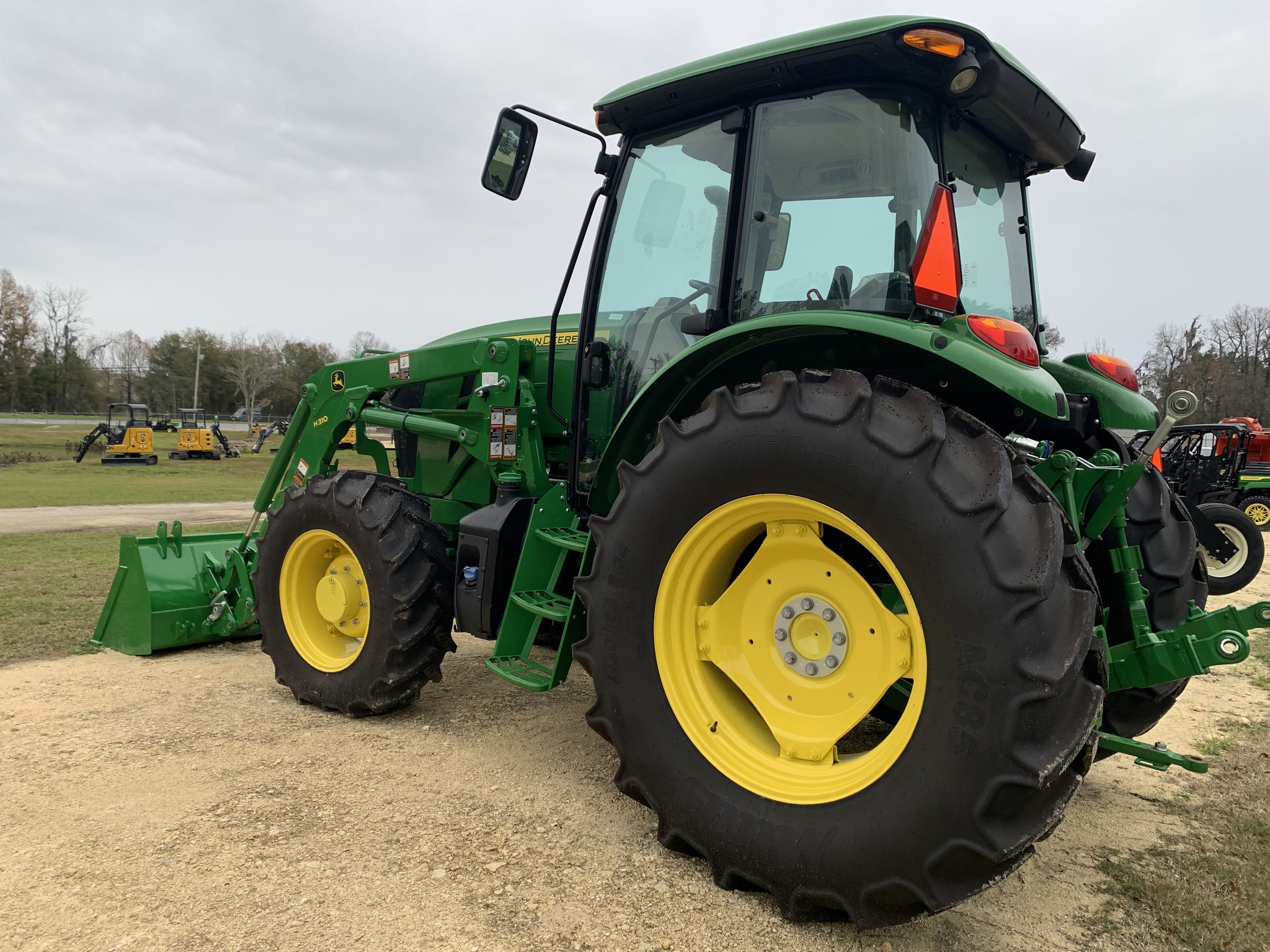 2024 John Deere 6120E Image 13