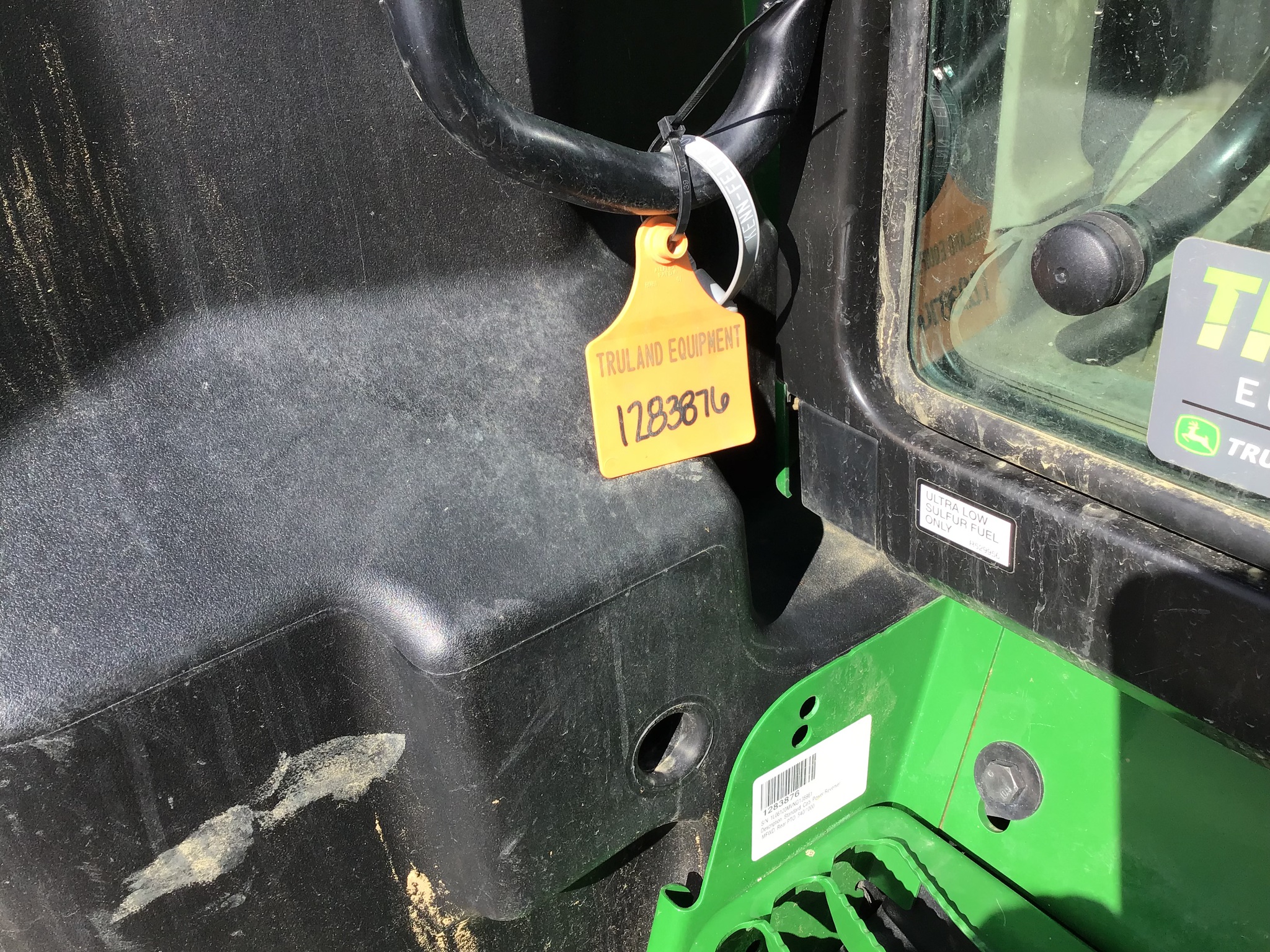 2022 John Deere 6120M Image 31
