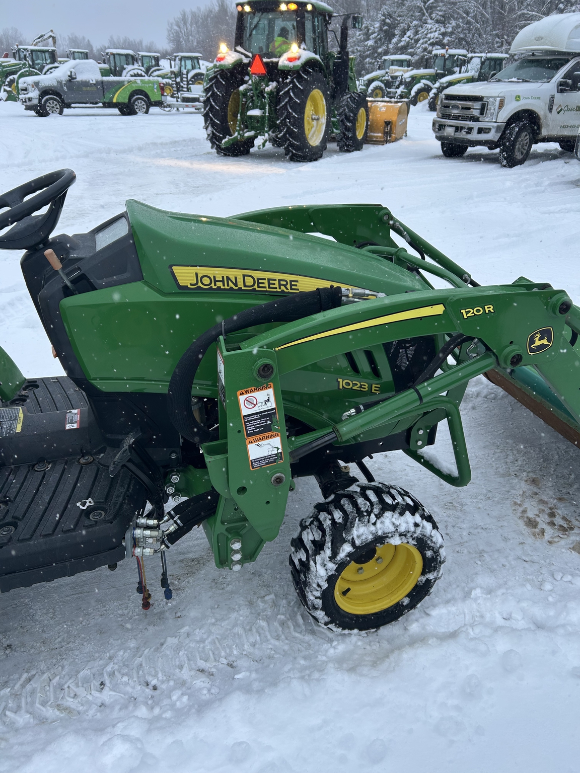 2018 John Deere 1023E Image 11
