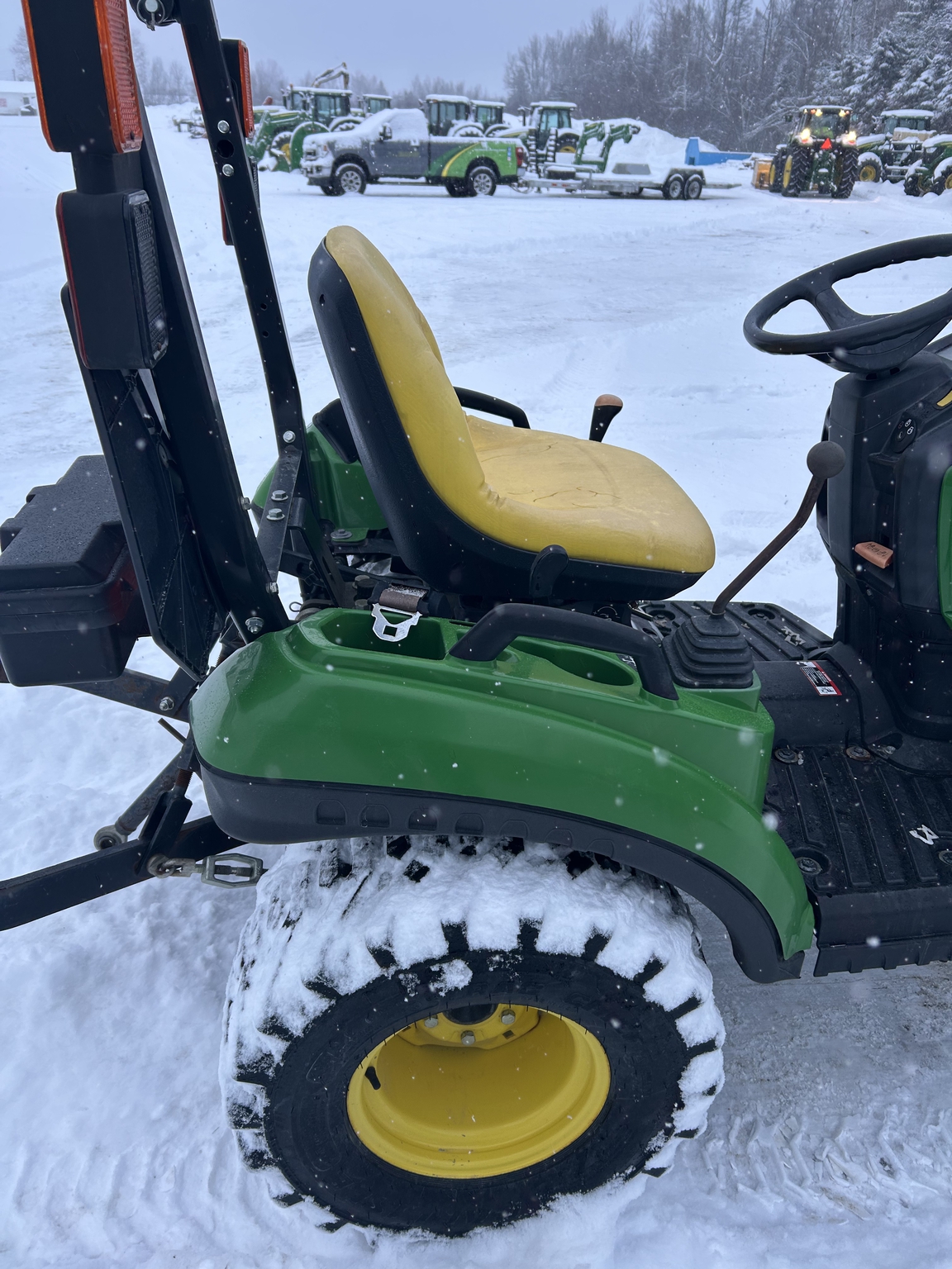 2018 John Deere 1023E Image 13