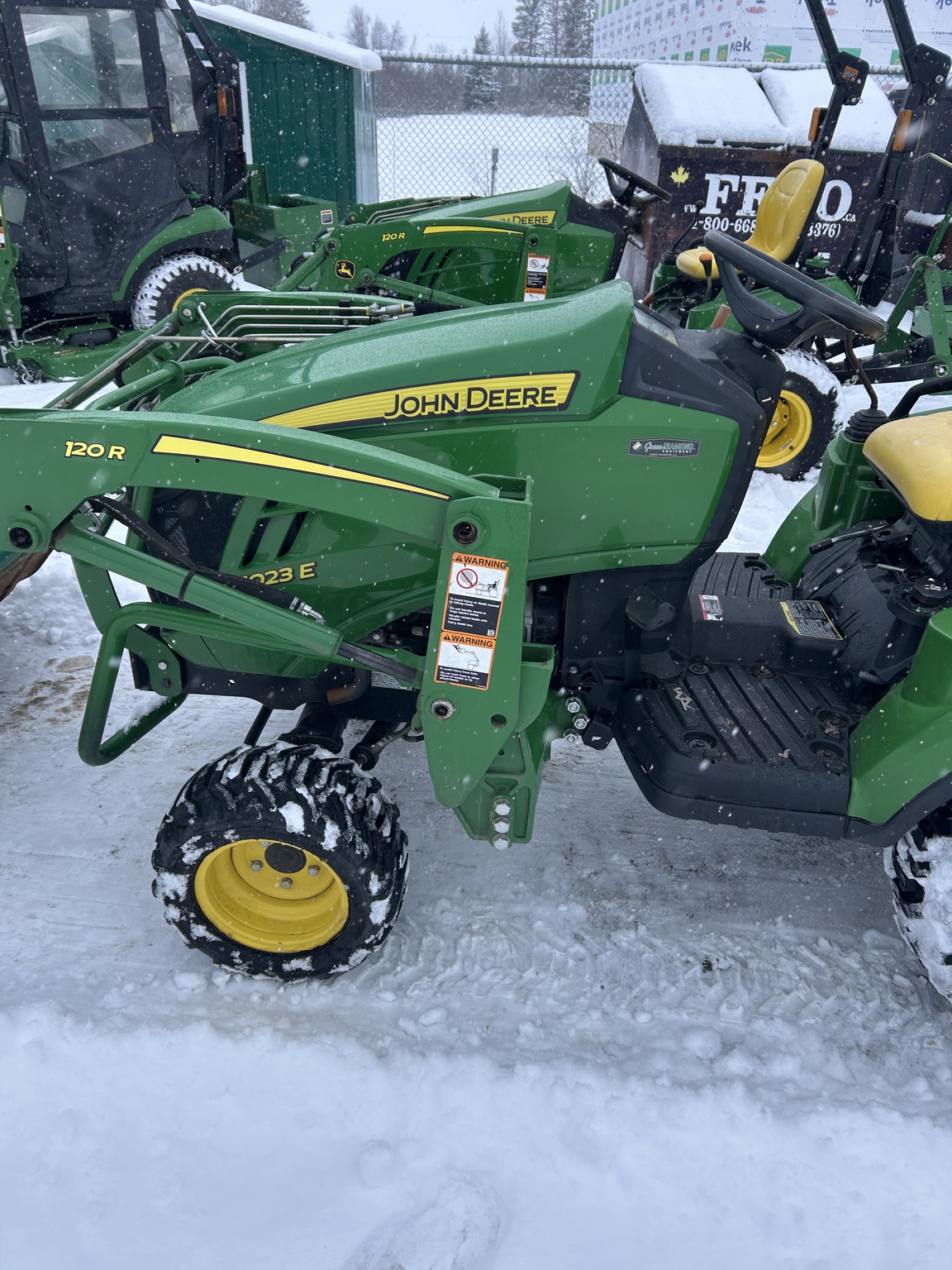 2018 John Deere 1023E Image 16
