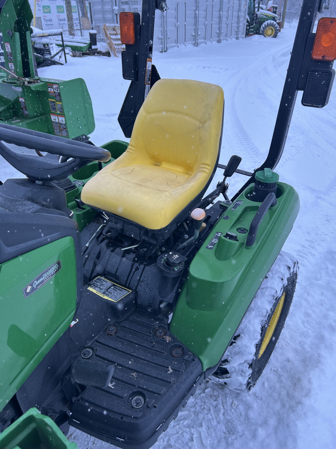 2018 John Deere 1023E Image 17