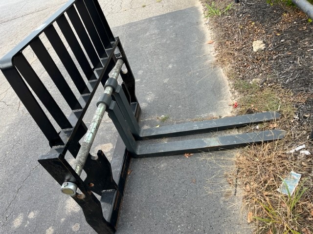 2022 JLG G5-18A FORKS Image 3