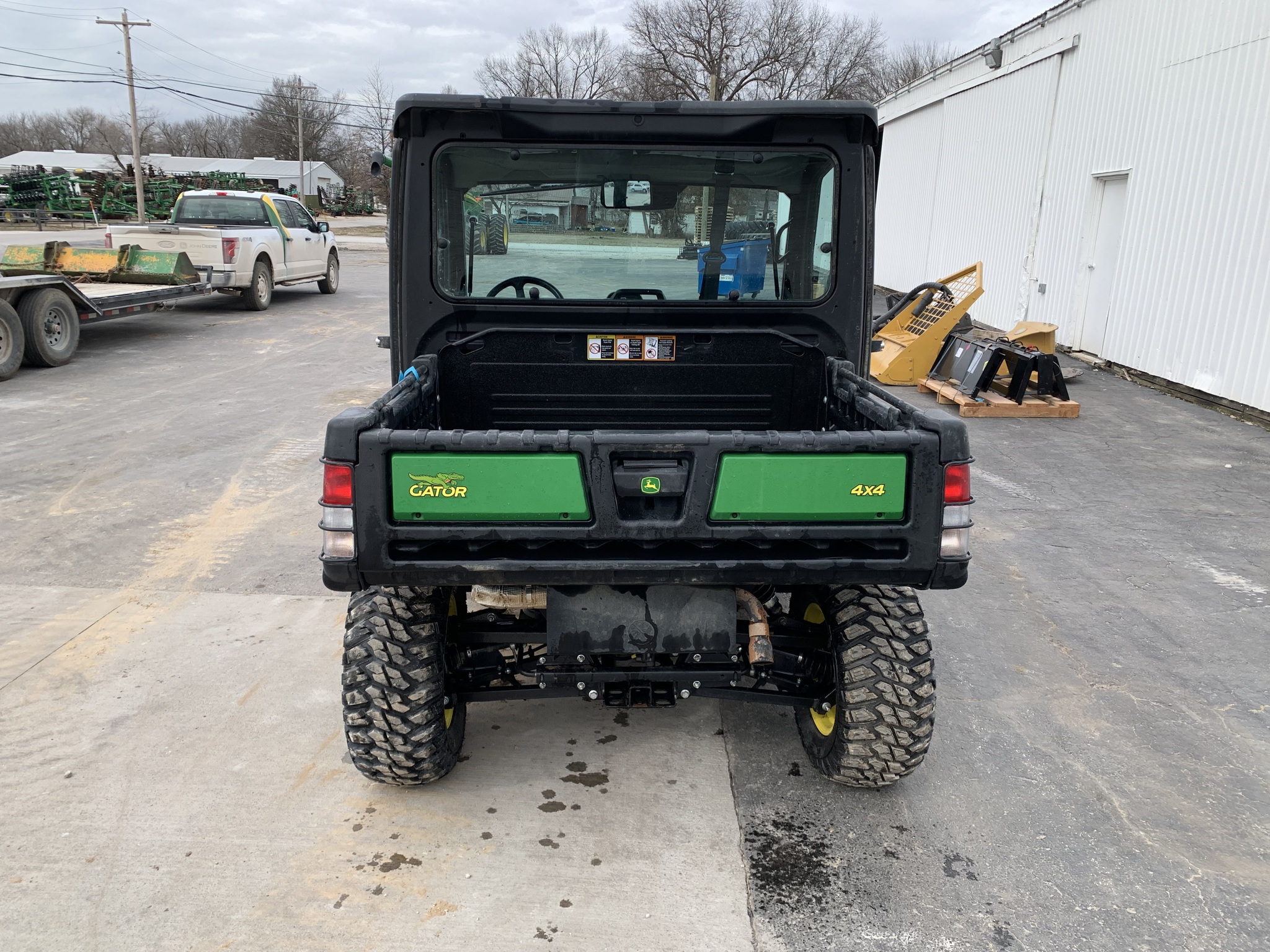  2024 John Deere XUV 835M at Heritage Tractor in Lamar, MO