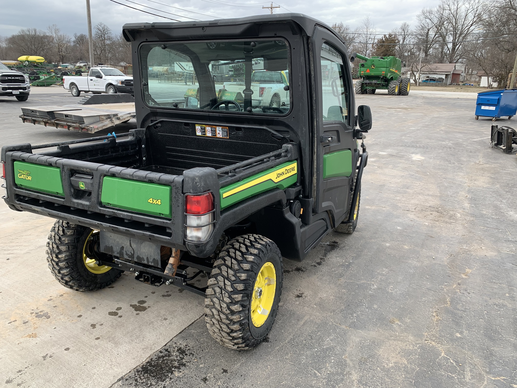  2024 John Deere XUV 835M at Heritage Tractor in Lamar, MO