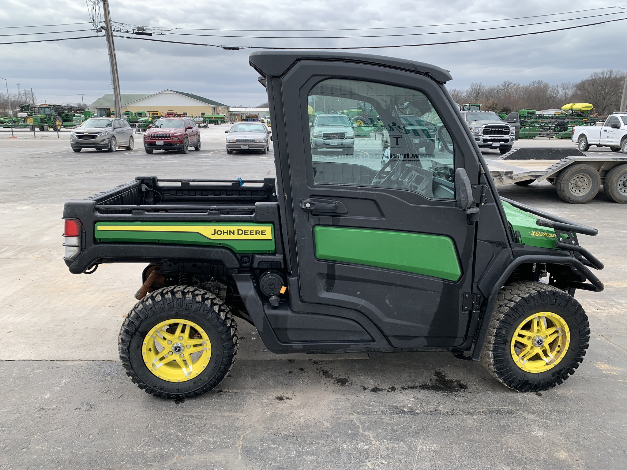  2024 John Deere XUV 835M at Heritage Tractor in Lamar, MO