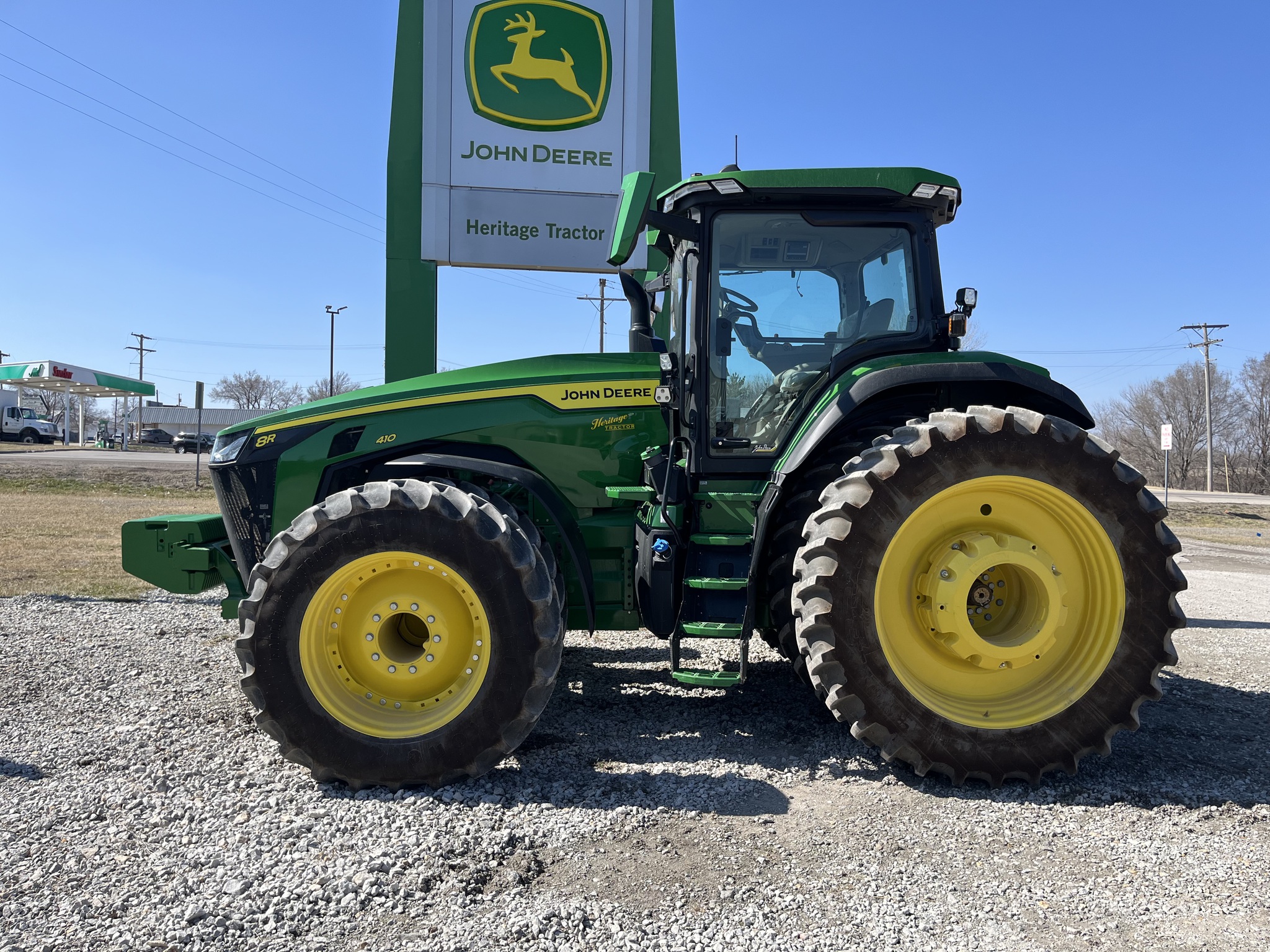  2024 John Deere 8R 410 at Heritage Tractor in Seneca, KS