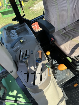 2019 John Deere 6135E Photo 3