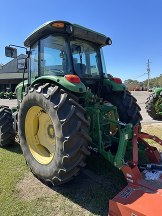 2019 John Deere 6135E Photo 6
