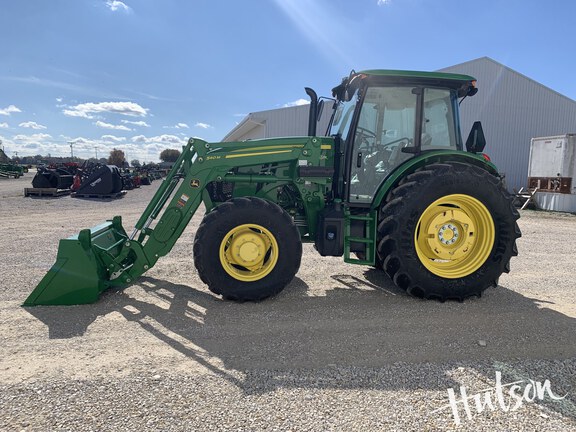 Photo of 2023 John Deere 6105E