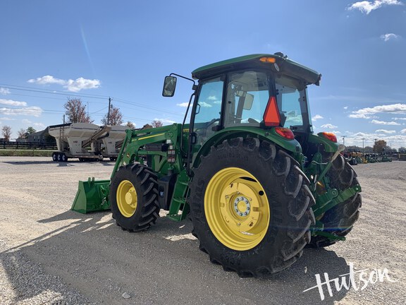 Photo of 2023 John Deere 6105E