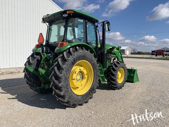 Photo of 2023 John Deere 6105E