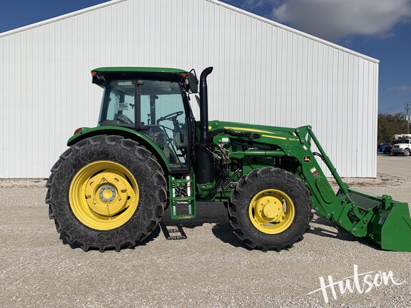 Photo of 2023 John Deere 6105E