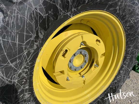 Photo of 2023 John Deere 6105E