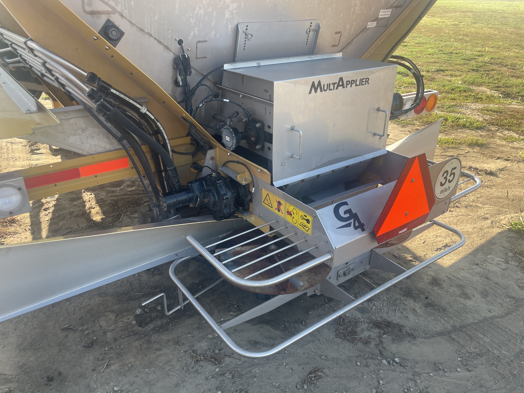 2019 RoGator RG1100C Image 14