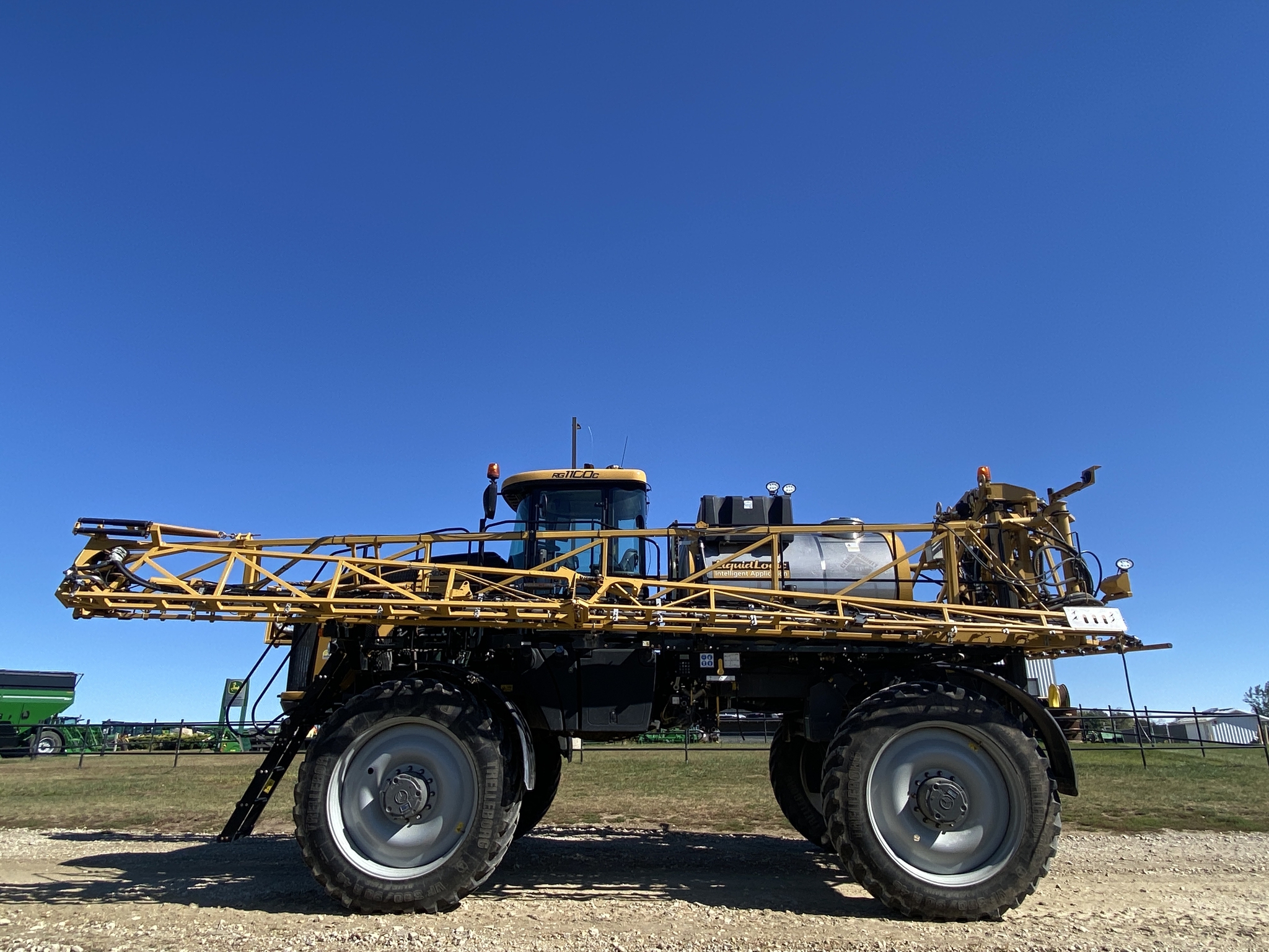 2019 RoGator RG1100C Image 8