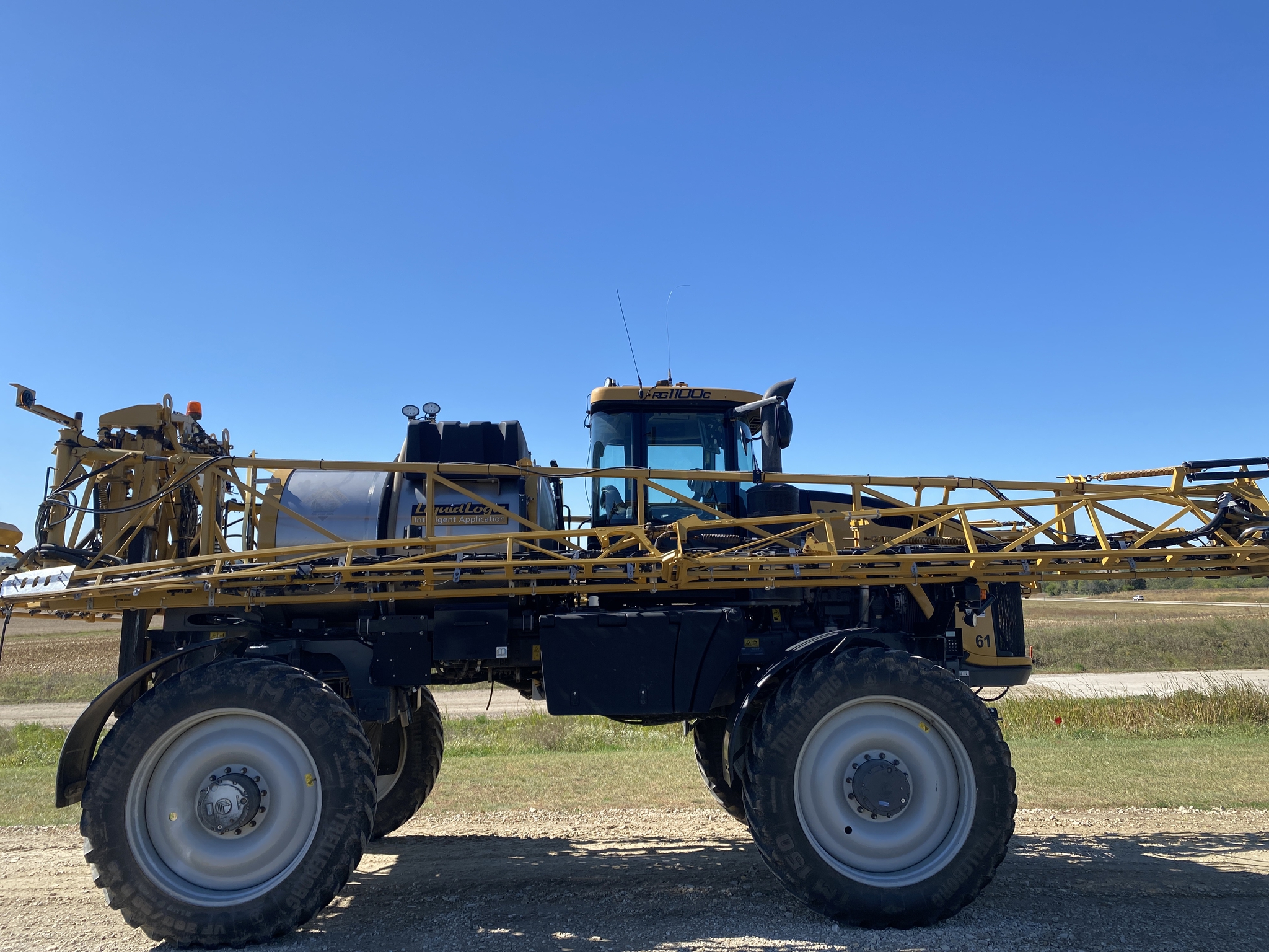2019 RoGator RG1100C Image 4