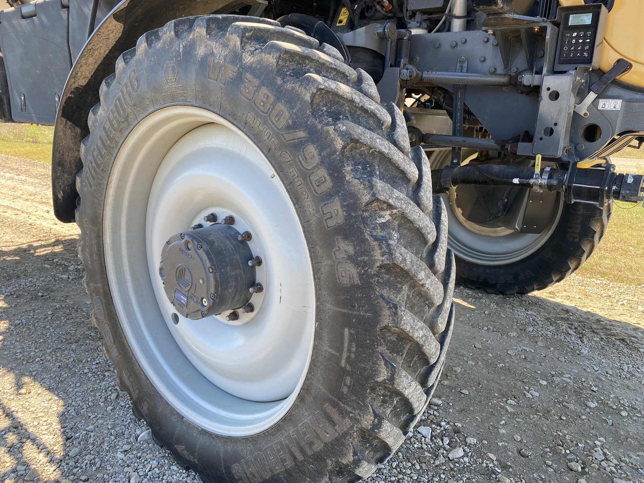 2019 RoGator RG1100C Image 27