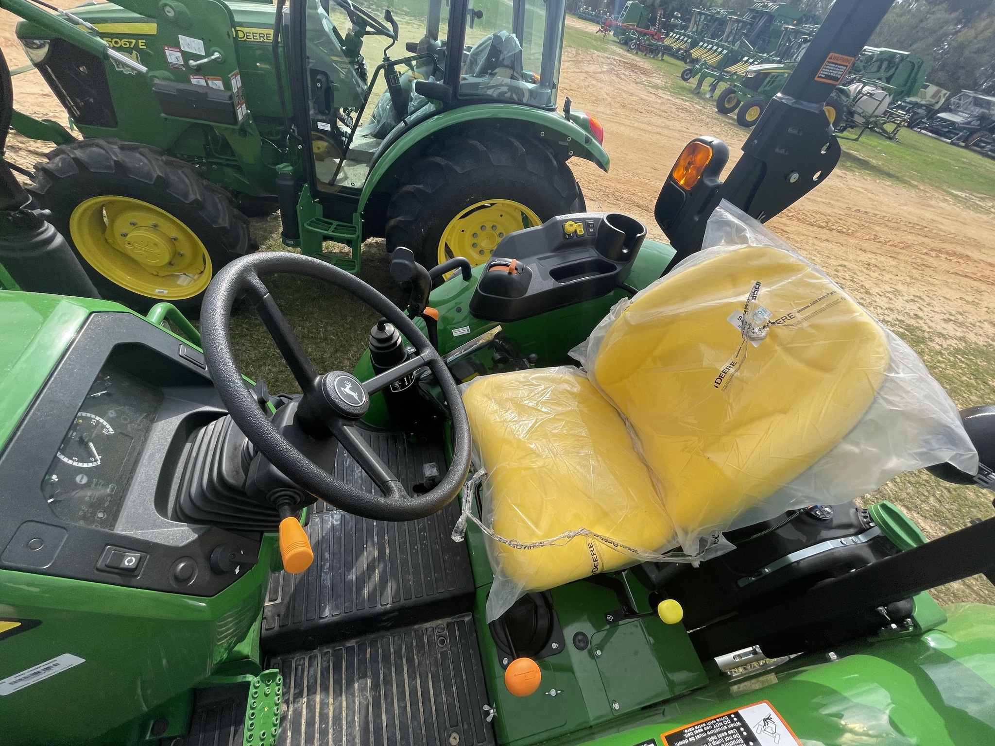 2025 John Deere 5060E Image 4