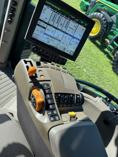 2023 John Deere 8R 280 Image 7
