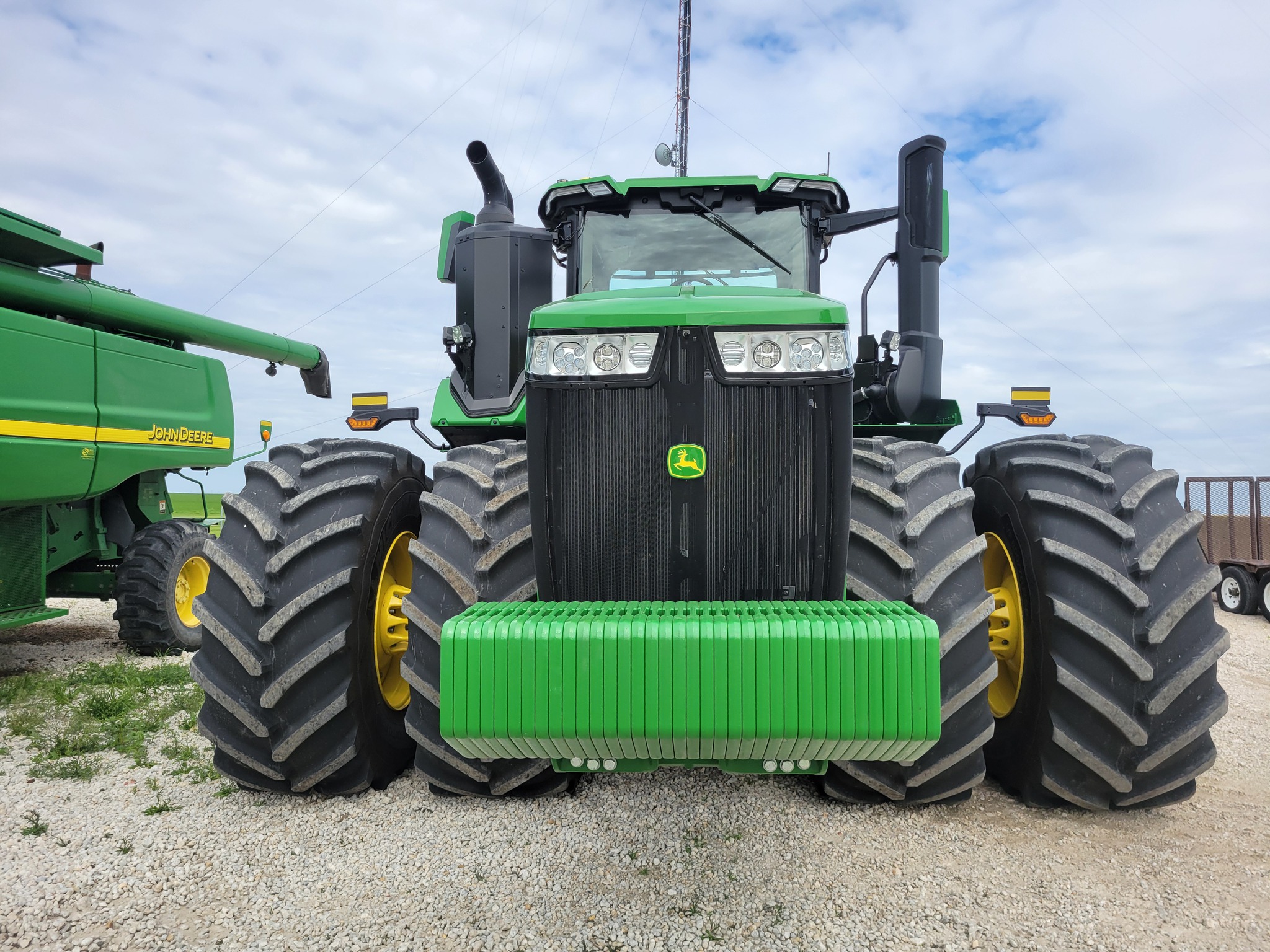  2024 John Deere 9R 640 at Heritage Tractor in Roanoke, IL