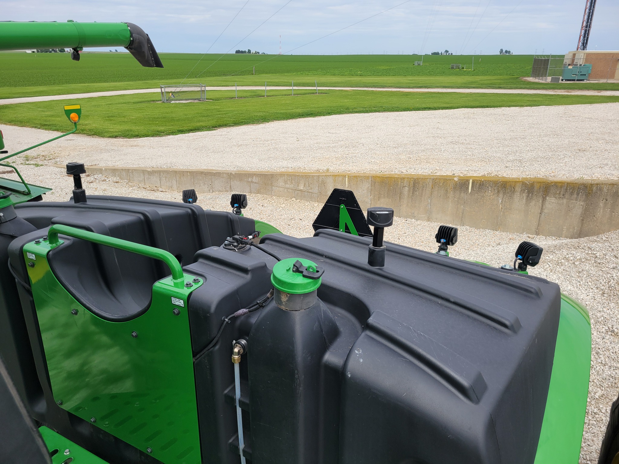  2024 John Deere 9R 640 at Heritage Tractor in Roanoke, IL
