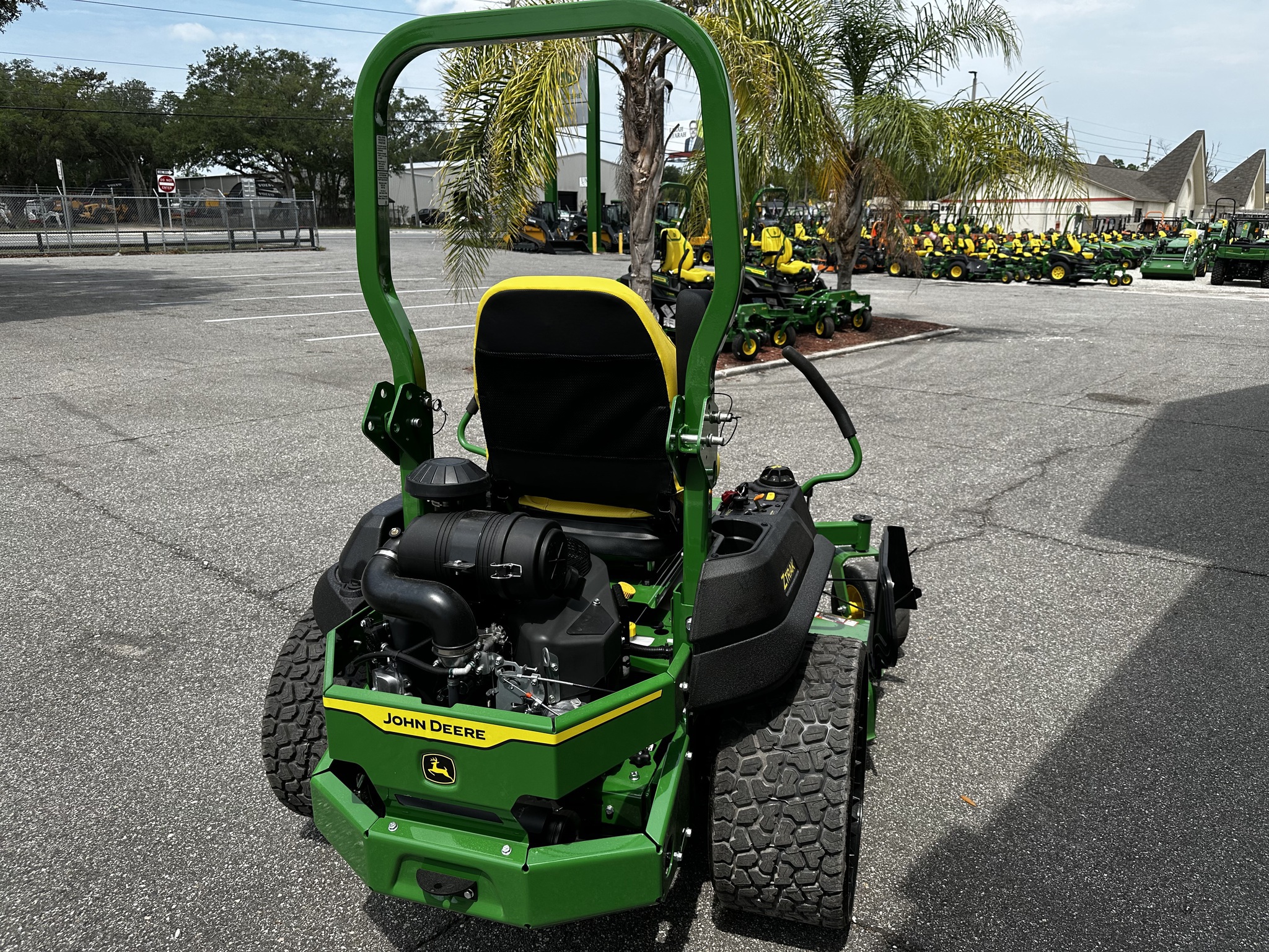 2025 John Deere Z760R Image 2