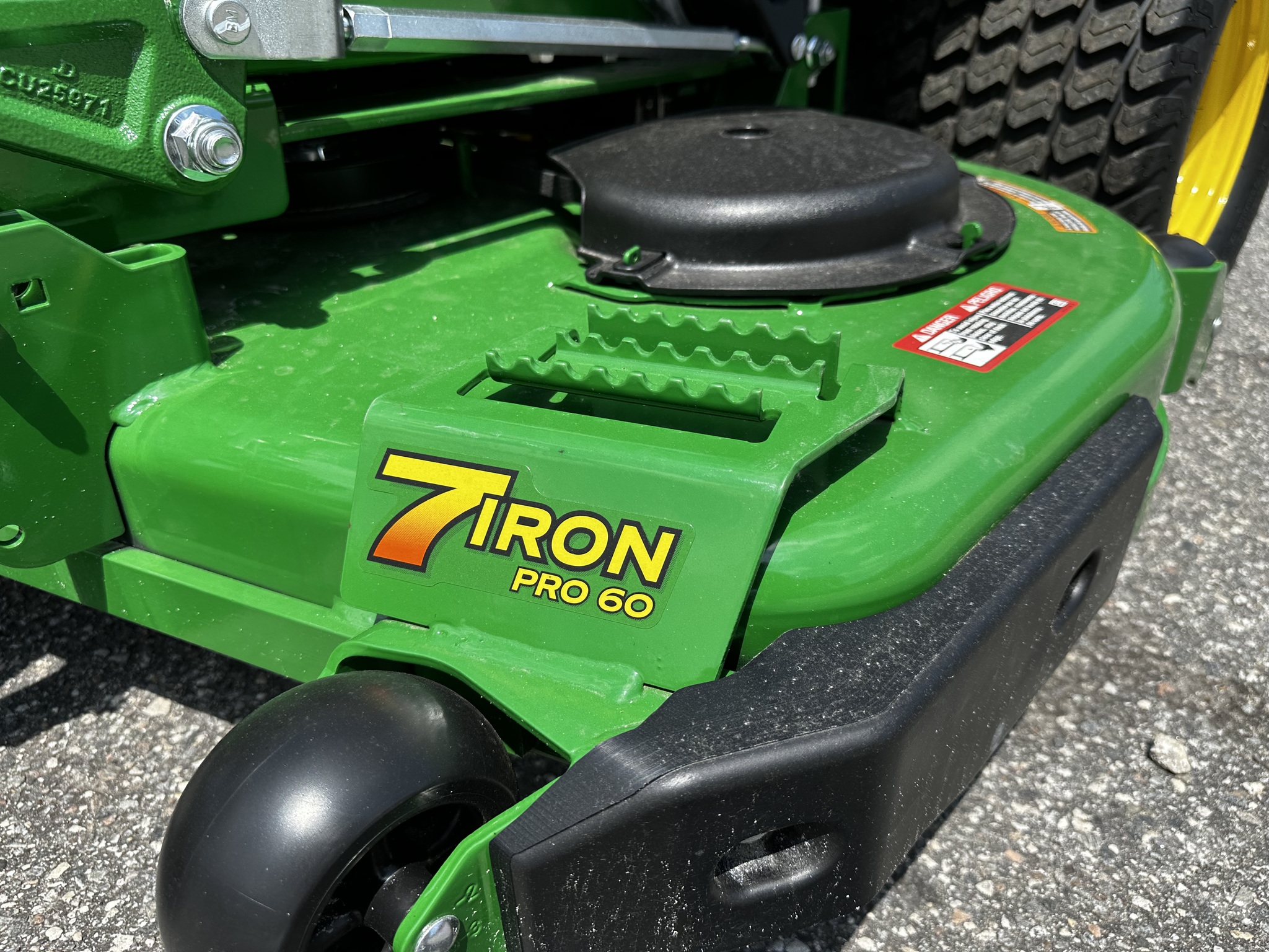 2025 John Deere Z960M Image 8