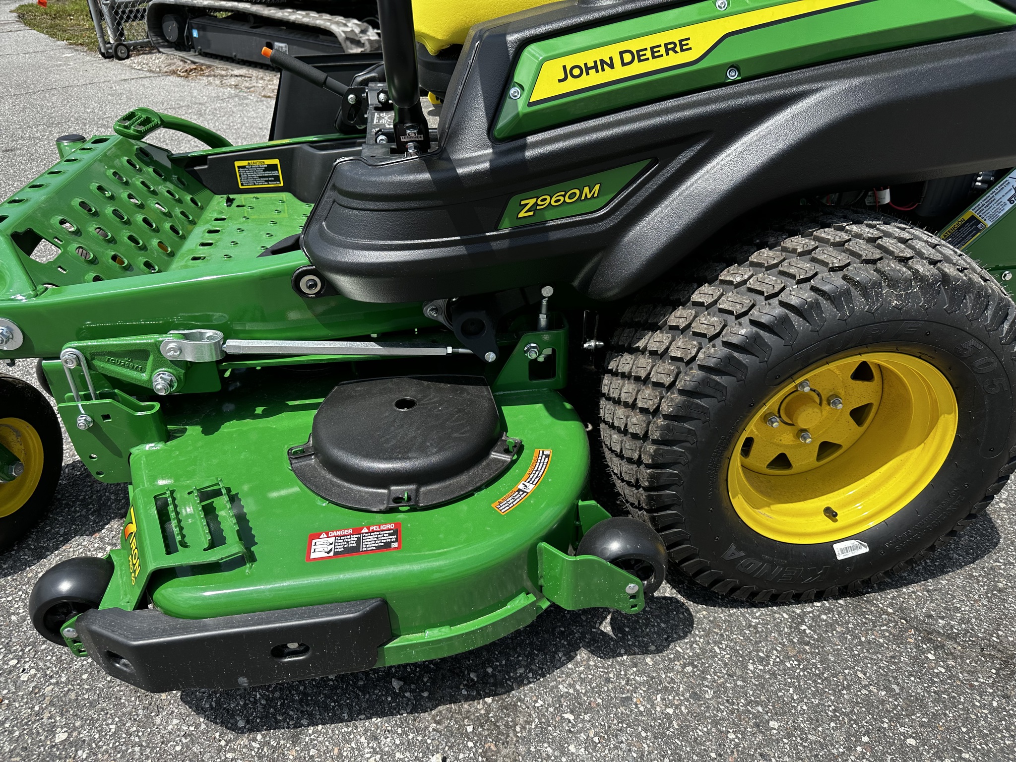 2025 John Deere Z960M Image 7