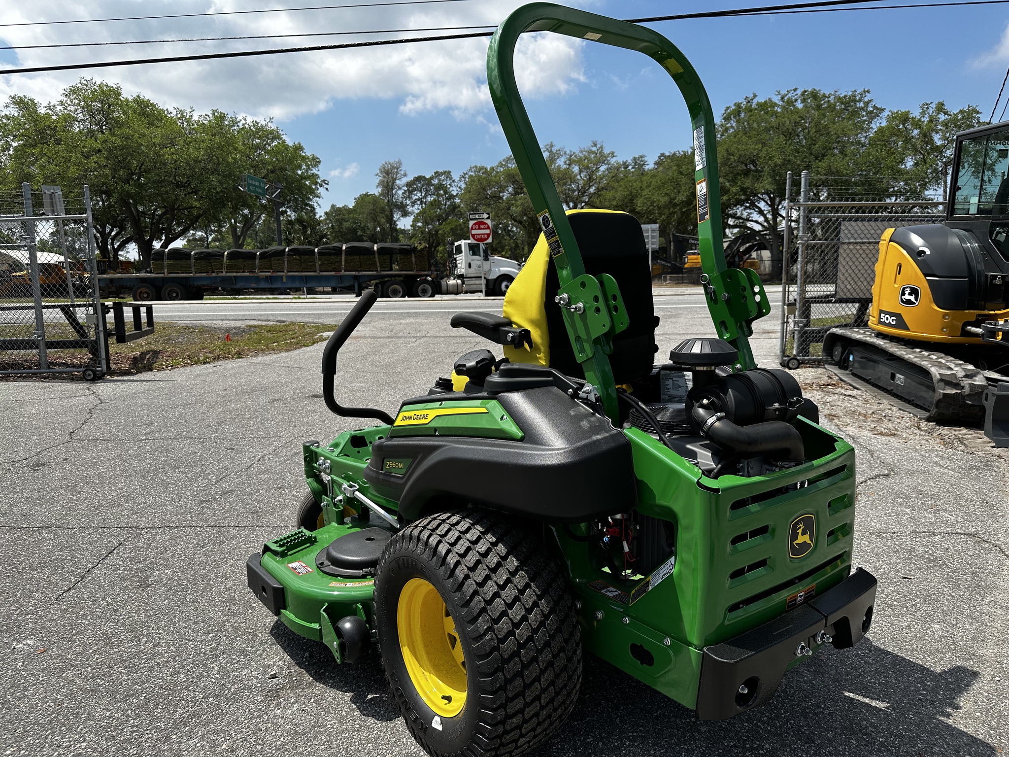 2025 John Deere Z960M Image 5