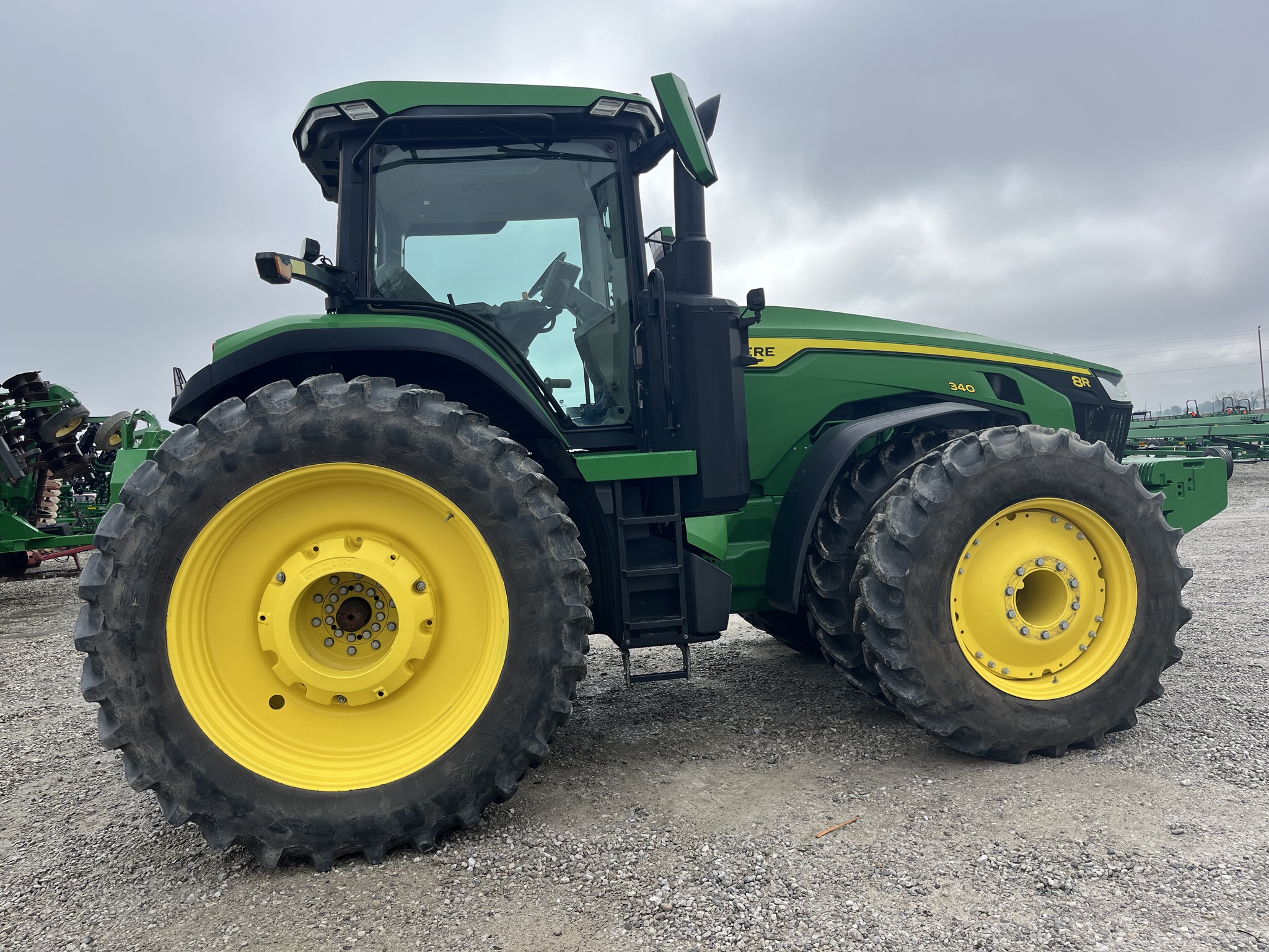 2023 John Deere 8R 340 Image 6