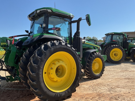 2023 John Deere 8R 230 Photo 3
