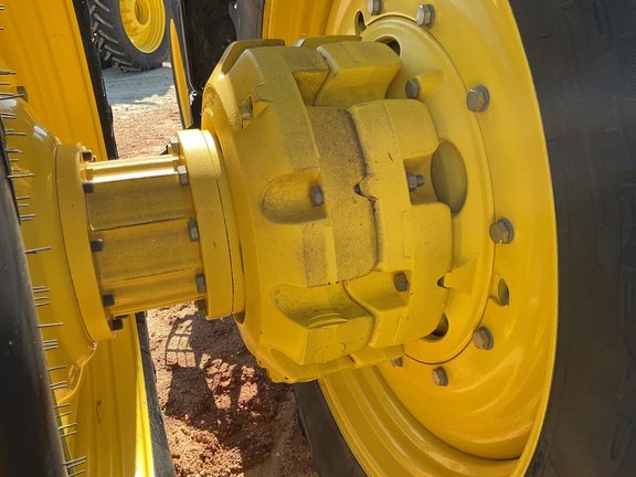 2023 John Deere 8R 230 Photo 9