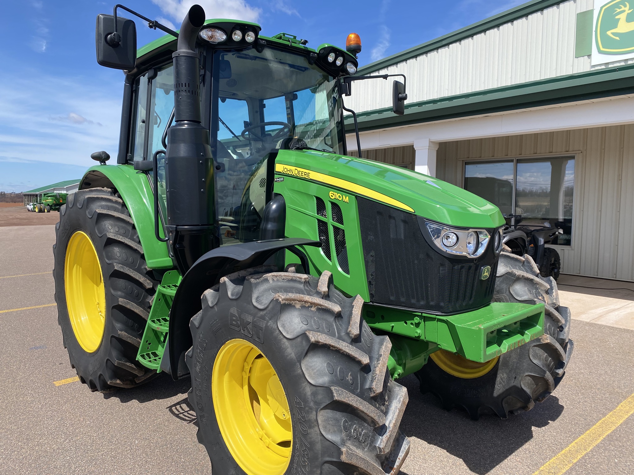 2023 John Deere 6110M Image 6