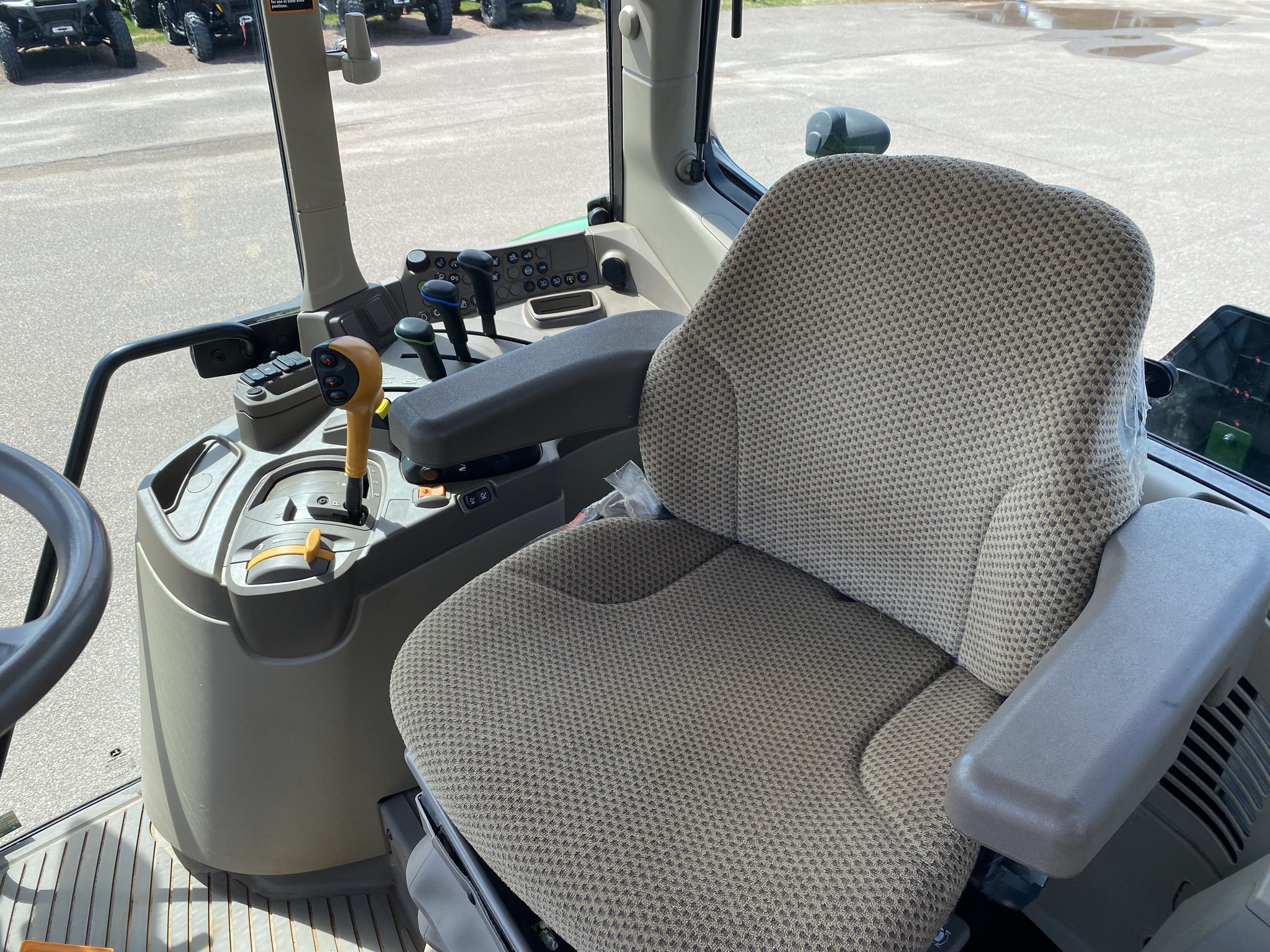 2023 John Deere 6110M Image 18