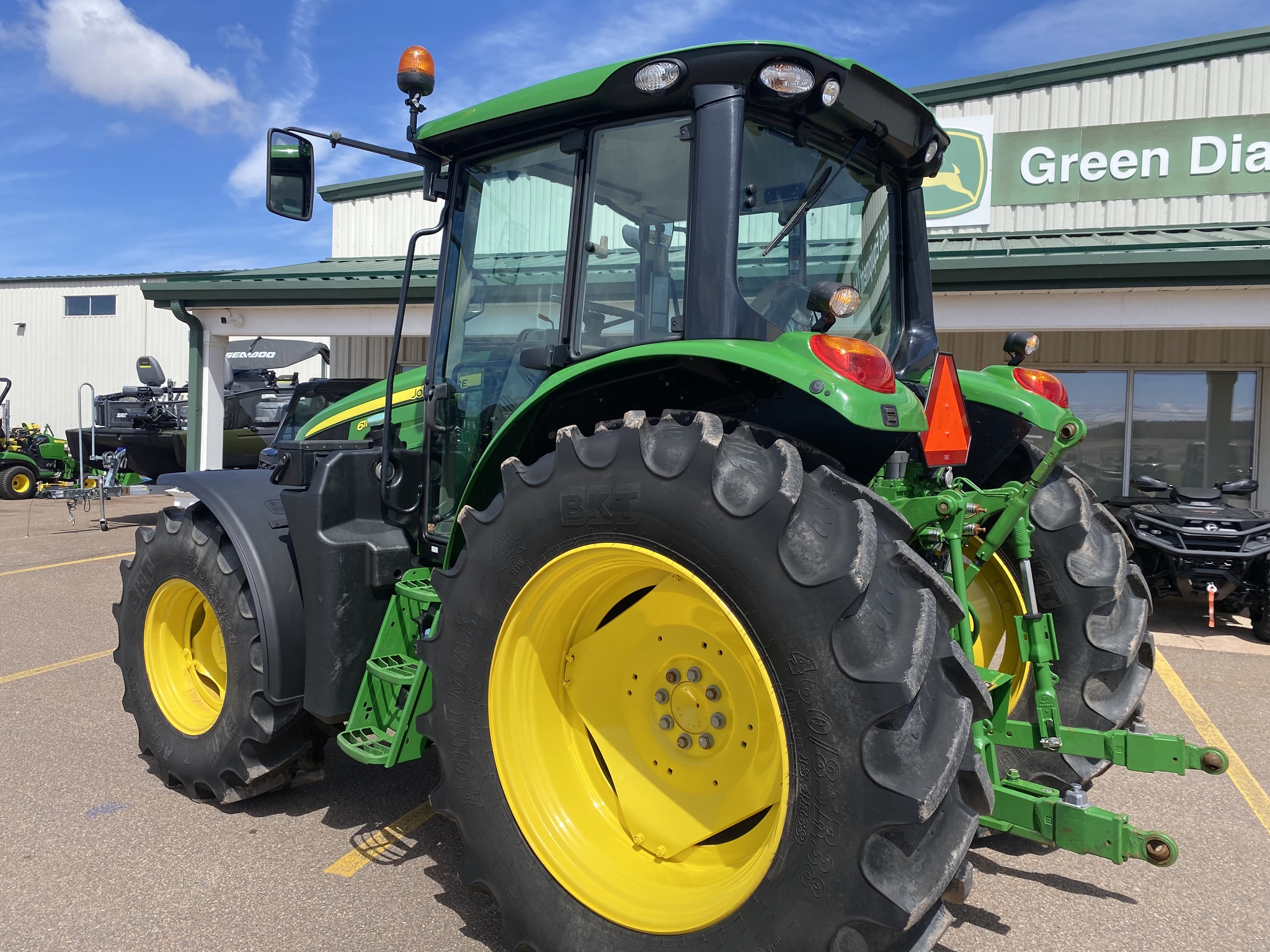 2023 John Deere 6110M Image 3