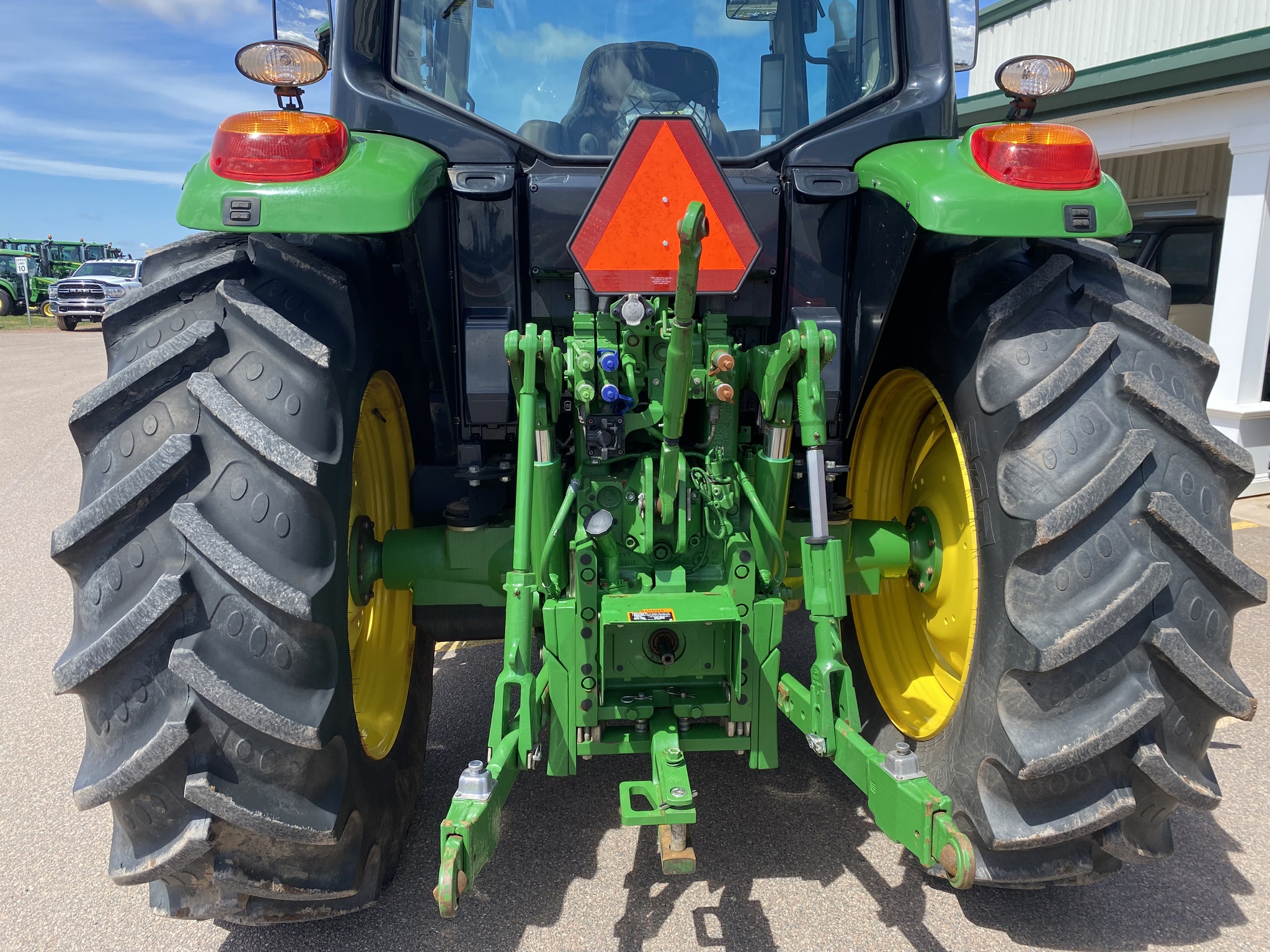 2023 John Deere 6110M Image 4