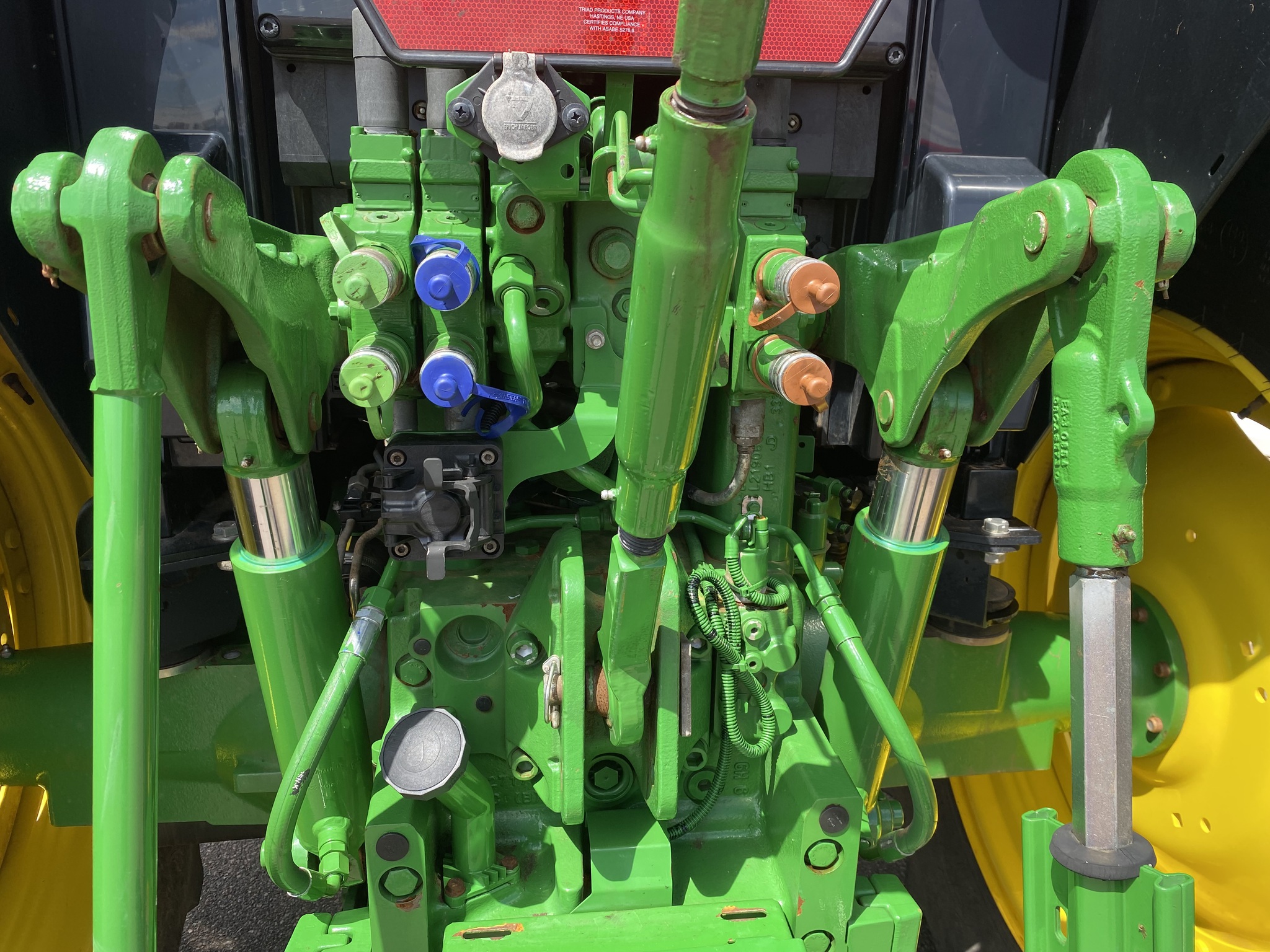 2023 John Deere 6110M Image 20