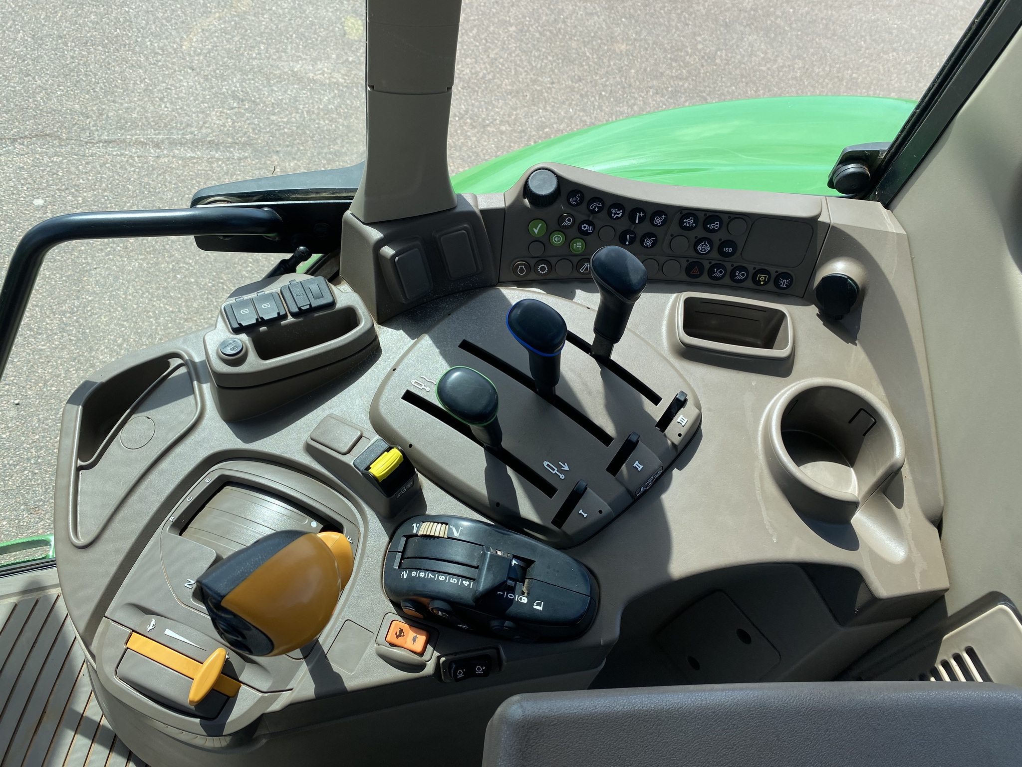 2023 John Deere 6110M Image 19