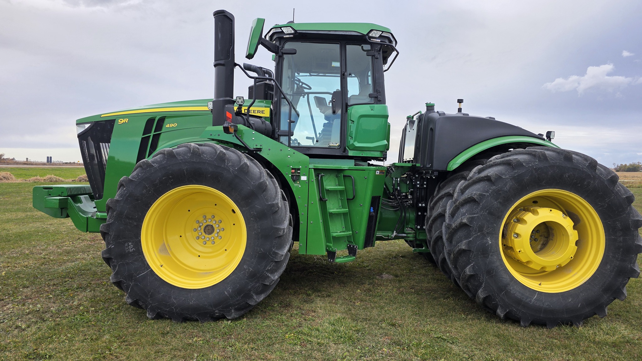 2022 John Deere 9R 490 Image 2