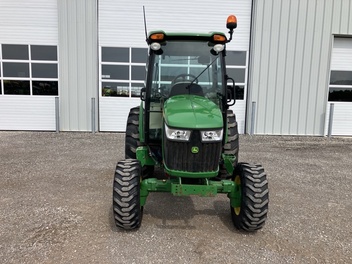 2019 John Deere 4052R Image 1